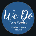Sticker Rond Simple Marine Bleu Nous Aimons Cookies Mariage Fav<br><div class="desc">Simple We Do Love Cookies Wedding Favor Treat Classic Round Sticker</div>