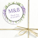 Sticker Rond Simple Monogramme Élégant Mariage Floral Violet<br><div class="desc">Monogramme simple Merci Élégant Stickers Mariage violet Étiquettes présente votre monogramme personnalisé dans la typographie de script de calligraphie violet moderne entourée d'élégantes fleurs de glycine. Parfait pour les mariages, fêtes de fiançailles, anniversaires, anniversaires, événements et célébrations, Quinceanera, baby shower, douches nuptiales et plus encore. Conçu par Evco Studio www.zazzle.com/store/evcostudio...</div>