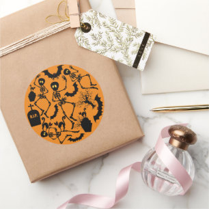 Sticker Rond Skeletons d'Halloween Macabre Dance