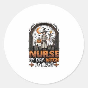 Sticker Rond Sorcière de jour infirmière Nuit d'Halloween Cimet