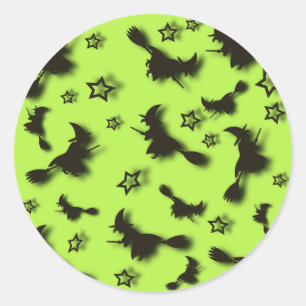 Sticker Rond Sorcière volante parmi les étoiles à Halloween nui