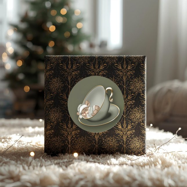 Sticker Rond Souris de Noël (Christmas Mouse Classic Round Sticker by Ricaso. Cute sleeping mouse in a tea cup 
)