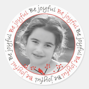 Sticker Rond "Soyez joyeux" cardinaux et baies photo de Noël