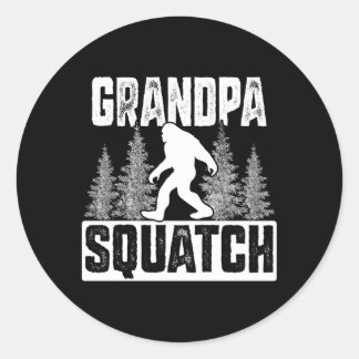 Sticker Rond Squatching Famille Bigfoos Grand-pa Squatch