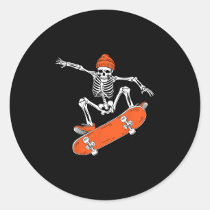 Sticker Rond Squelette de skateboard faisant du skateboard Hall