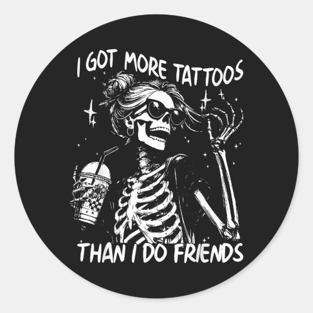 Sticker Rond Squelette de tatouage avec plus de tatouages que d (Devant)