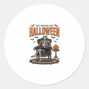 Sticker Rond Squelette d'Halloween attendant drôle vintage_1