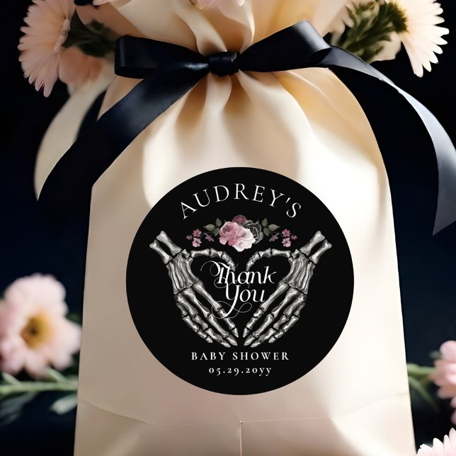 Sticker Rond Squelette gothique Mains Baby shower coeur Merci (Gothic Skeleton Hands Heart Baby Shower Thank You Classic Round Sticker)