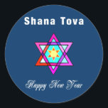 Sticker Rond Star juive Shana Tova<br><div class="desc">Le Shana Tova Jewish Star est décoré de vitraux de style hébraïque Star de David et de salutations ensoleillées pour une Bonne Année.</div>