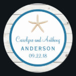 Sticker Rond Starfish Whitewashed Wood Beach Wedding Collection<br><div class="desc">La collection de mariage de la plage en bois blanc est parfaite pour tout couple qui souhaite un mariage romantique en bord de mer. L'arrière - plan rustique en bois blanchi à la chaux donne à ces autocollants une sensation boho chic, et l'étoile de mer mignonne est la touche finale...</div>