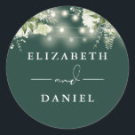 Sticker Rond String éclaire Floral Emerald Wedding Favor<br><div class="desc">Élégant collier vert émeraude vert vert fleuri lumières à cordes personnalisées avec vos noms. Conçu par Thisisnotme©</div>