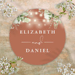 Sticker Rond String Lights Floral Terracotta Mariage Faveur<br><div class="desc">Élégant sticker en terre cuite fleurie à cordes lumières à cordes personnalisées avec vos noms. Conçu par Thisisnotme©</div>