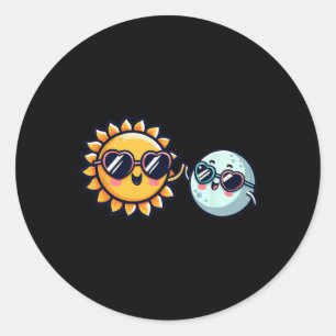 Sticker Rond Sun Moon Friends Total Solar Eclipse 2024 Garçons 