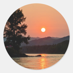 Sticker Rond Sunrise Au-Dessus De La Rivière Katun