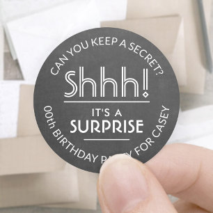 Sticker Rond Surprise Anniversaire Noir & Blanc Chalkboard