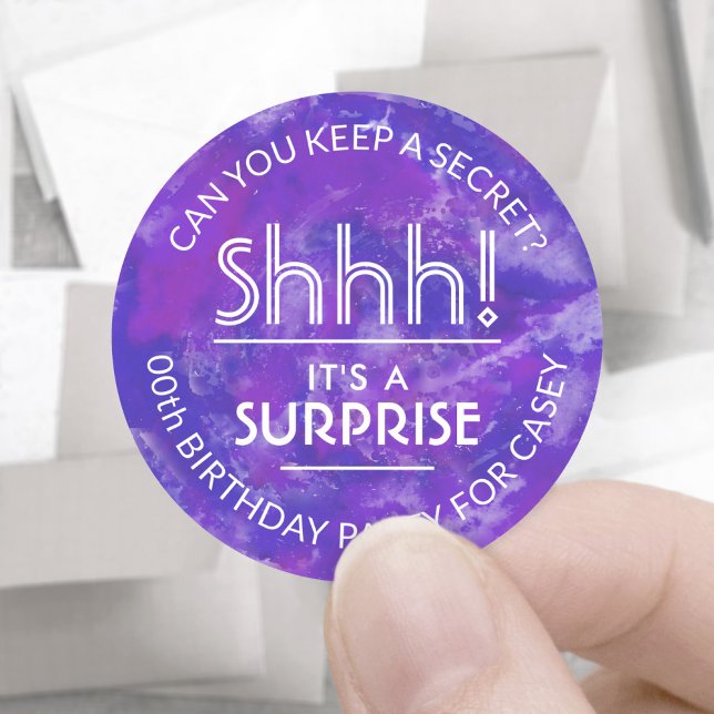 Sticker Rond Surprise fête d'anniversaire Shhh! Aquarelle viole (Créateur téléchargé)