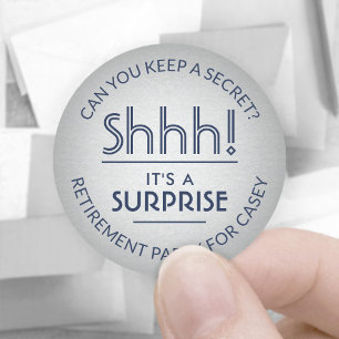 Sticker Rond Surprise Retraite Party Shhh ! Marine bleu et arge