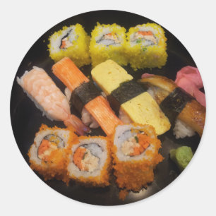 Sticker Rond Sushi Raw Food Japonais Repas Délicieux Servi