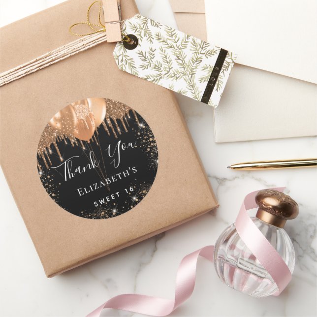 Sticker Rond Sweet 16 noir or parties scintillant nom merci (Cadeaux)