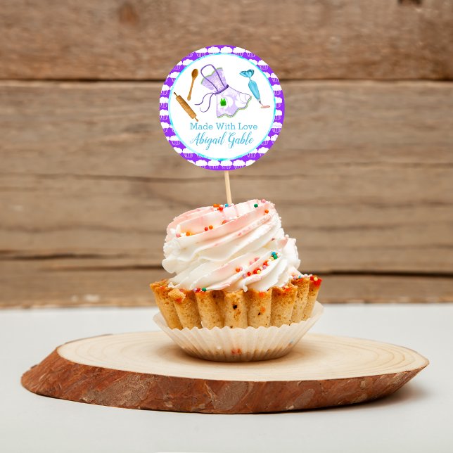 Sticker Rond Tabliers faits avec amour et ustensiles de cuisine (Use this sticker to display your cupcakes or desserts!)