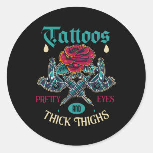 Sticker Rond Tatouages Jolies Yeux Et Épais Cuirs Pour Un Tatou