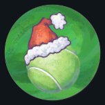 Sticker Rond Tennis Ball Christmas Green<br><div class="desc">Festive Tennis Ball à Santa Hat avec des ornements de Noël verts Arrière - plans, des cadeaux et des décorations de notre art original Tennis Ball tout décoré pour les vacances dans un chapeau de Père Noël rouge contre un arrière - plan vert avec notre texture signature. Notre design sportif...</div>