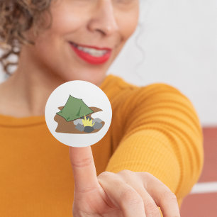 Sticker Rond Tente de camping et feu de camp Aventure en plein 