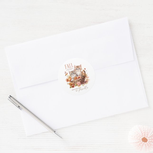 Sticker Rond Tombez amoureux de le plus de choses possible  (Enveloppe)