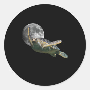 Sticker Rond Tortue de mer de la lune cosmique nager dans l'esp