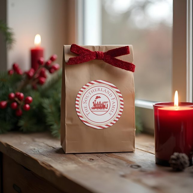 Sticker Rond Train d'Express du pôle Nord de Noël personnalisé (Christmas North Pole Express Train Personalized Classic Round Sticker)