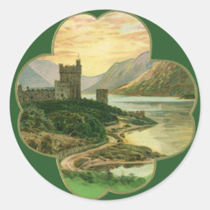 Sticker Rond Trèfle doré chanceux vintage avec un château irlan