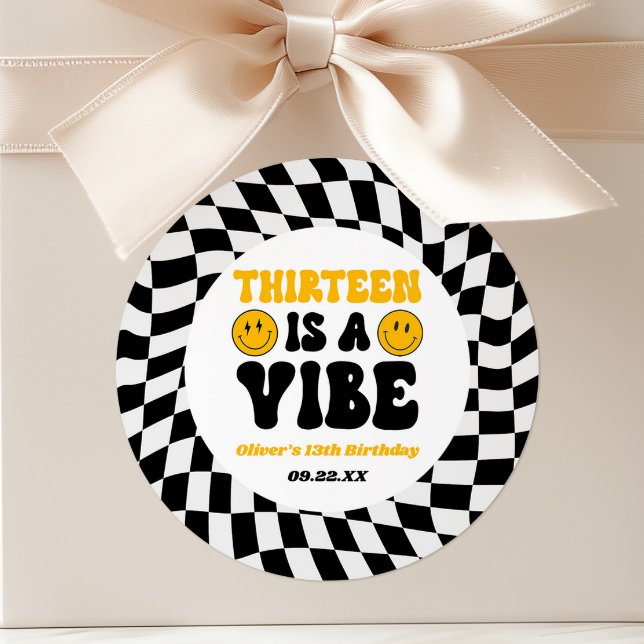 Sticker Rond Treize Est Une Vibration Fête D'anniversaire Rétro (Créateur téléchargé)