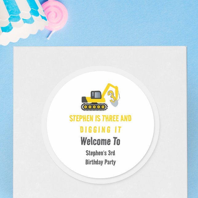 Sticker Rond Trois et creuser la construction 3ème fête d'anniv (Créateur téléchargé)