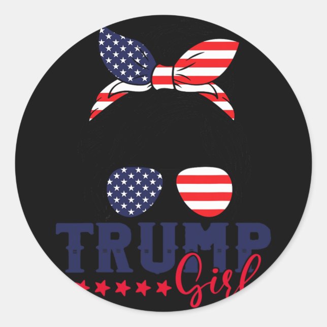 Sticker Rond Trump Girl Messy Bun Trump 2024 Election American (Devant)
