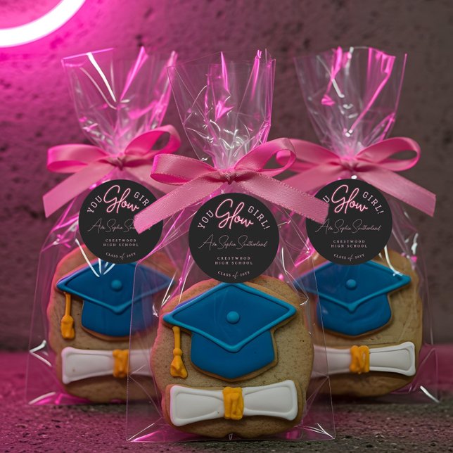 Sticker Rond Tu Glow Girl Grad Pink Neon Script Grad Grad (You Glow Girl Grad Pink Neon Script Graduation Classic Round Sticker)