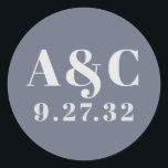 Sticker Rond Typographie minimaliste moderne de la lavande bleu<br><div class="desc">Eléments : typographie simple et propre, polices serif et script amusantes et amusantes. Couleurs : gris, bleu, lavendar, gris-bleu, gris-lavendar. Thèmes : moderne, minimaliste, propre, simple, scandinave, tendance, jeune, amusant, funky, sophistiqué. Collection : Collection minimale de Mariage de typographie de Lavande Bleue Gris Douce Moderne. Type de produit : Autocollant...</div>