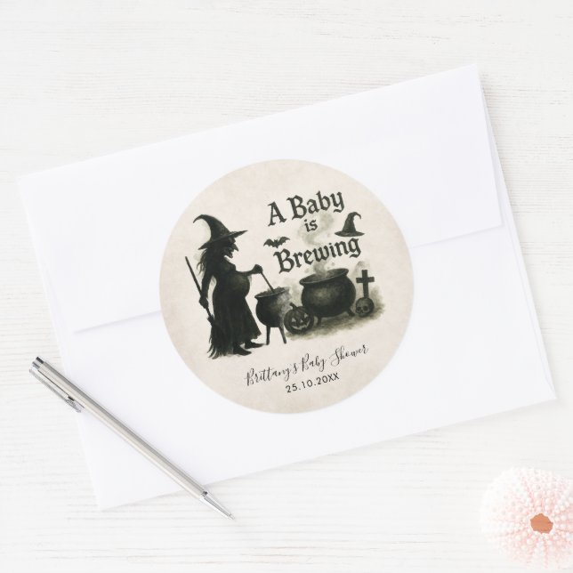 Sticker Rond Un bébé brasse un Baby shower d'Halloween (Enveloppe)