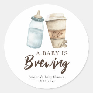 Sticker Rond Un bébé brasse une bouteille Baby shower café