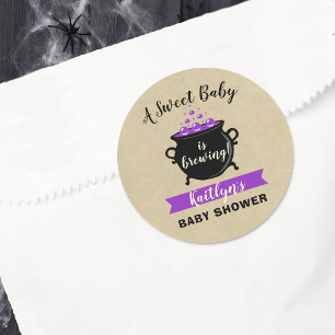 Sticker Rond Un Bébé Doux Brasse Le Baby shower D'Halloween