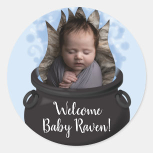 Sticker Rond Un bébé est en train de brasser sorcier Baby showe