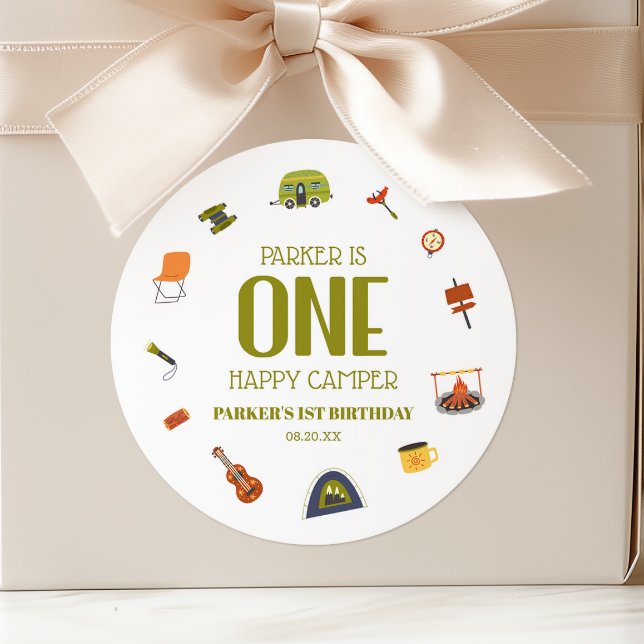 Sticker Rond Un Camping Happy Camper 1er Anniversaire Fête (Créateur téléchargé)