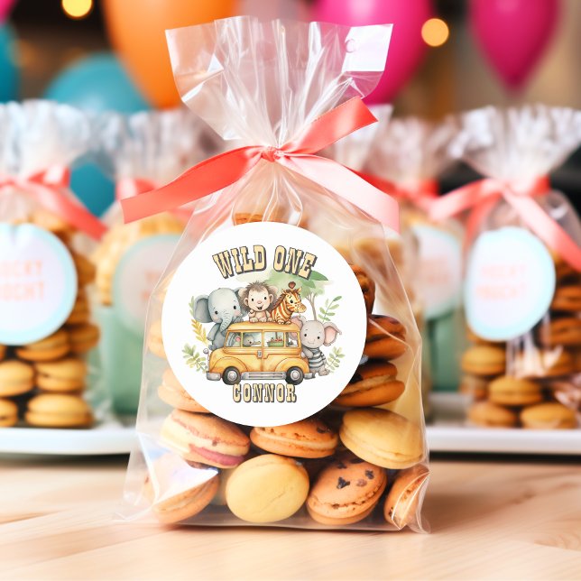 Sticker Rond Un garçon sauvage anniversaire animaux safari (Créateur téléchargé)