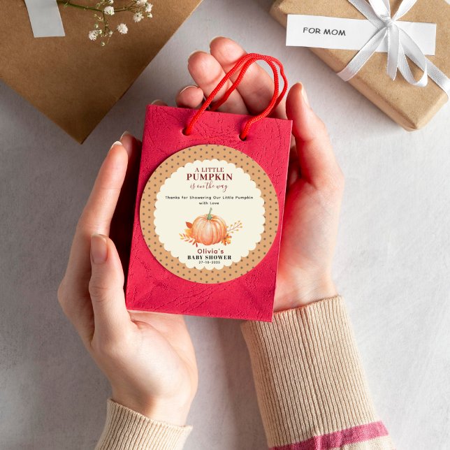 Sticker Rond Un petit Citrouille est sur le chemin Baby shower  (cozy fall baby shower decor )