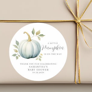 Sticker Rond Un Petit Citrouille Sur Le Chemin Baby shower Bleu