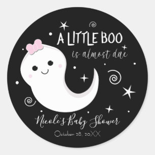 Sticker Rond Un petit garçon fantôme Baby shower d'Halloween