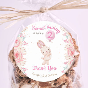 Sticker Rond Un petit lapin a DEUX ANS ! Fille Rose 2e Annivers