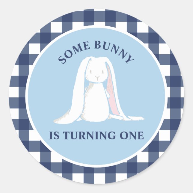 Sticker Rond Un petit lapin a un anniversaire bleu Gingham (Devant)