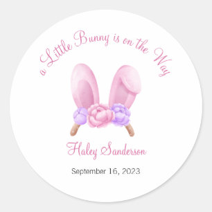 Sticker Rond Un petit lapin est sur le chemin Étiquette, Baby C