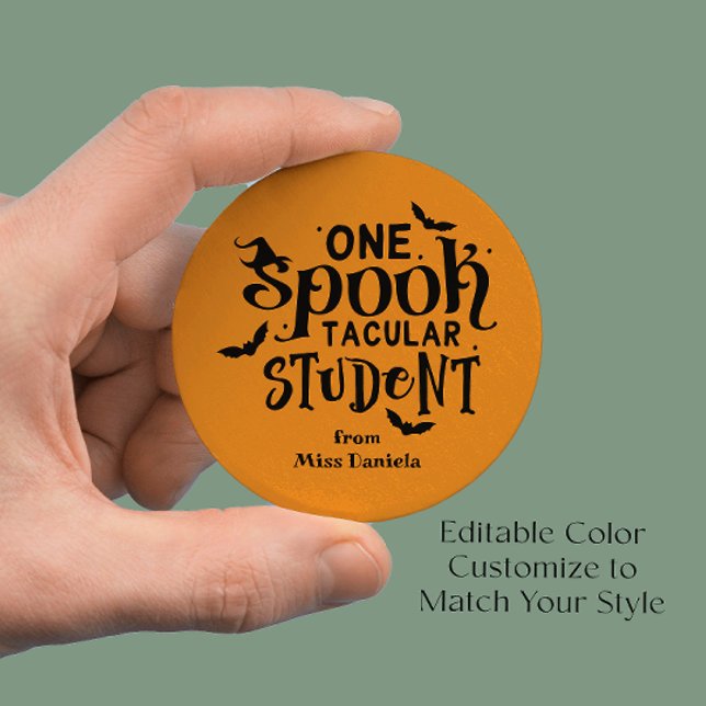Sticker Rond Un Spotaculaire élève Halloween récompense enseign (Créateur téléchargé)