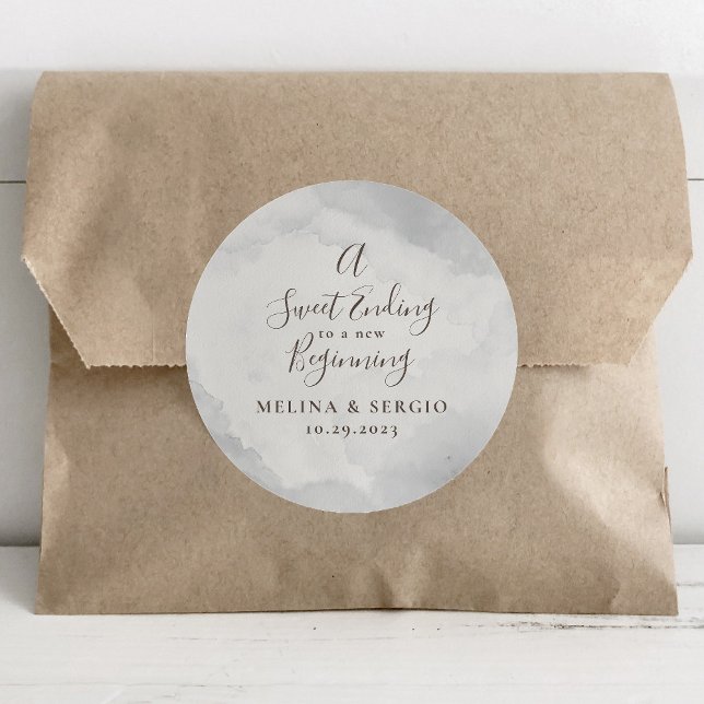 Sticker Rond Une douce fin à un nouveau début Mariage classique (Créateur téléchargé)